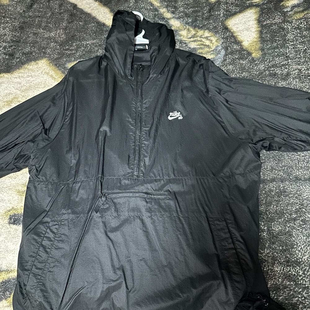 Nike SB Men's Black windbreaker